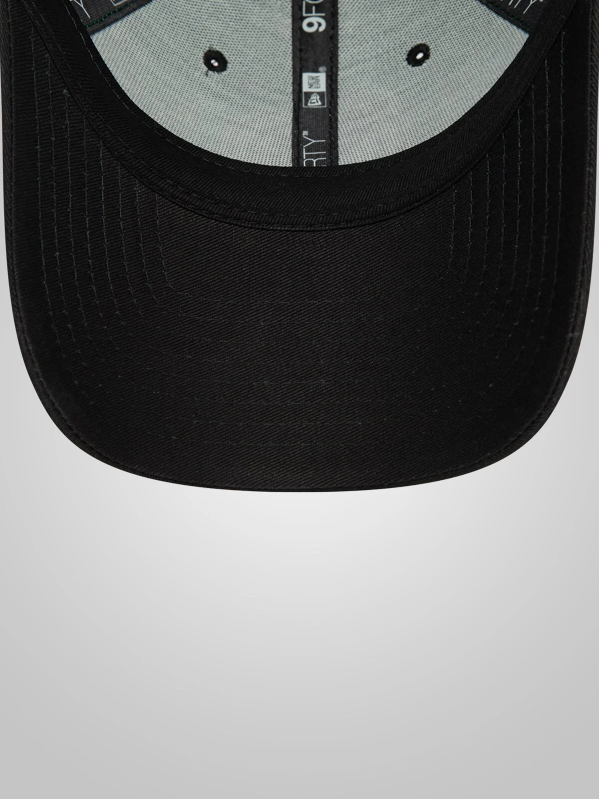 Boston Celtics NBA Side Patch Green 9FORTY Adjustable Cap - Image 6