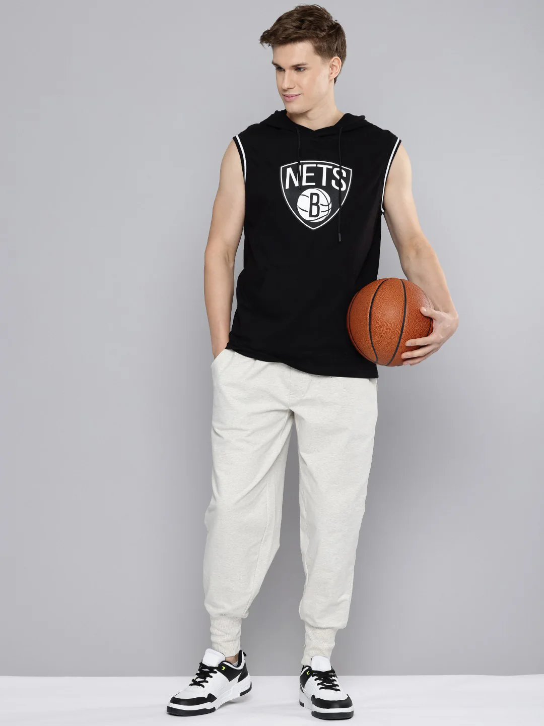 Brooklyn Nets: Sleeveless Hoodie - Image 5