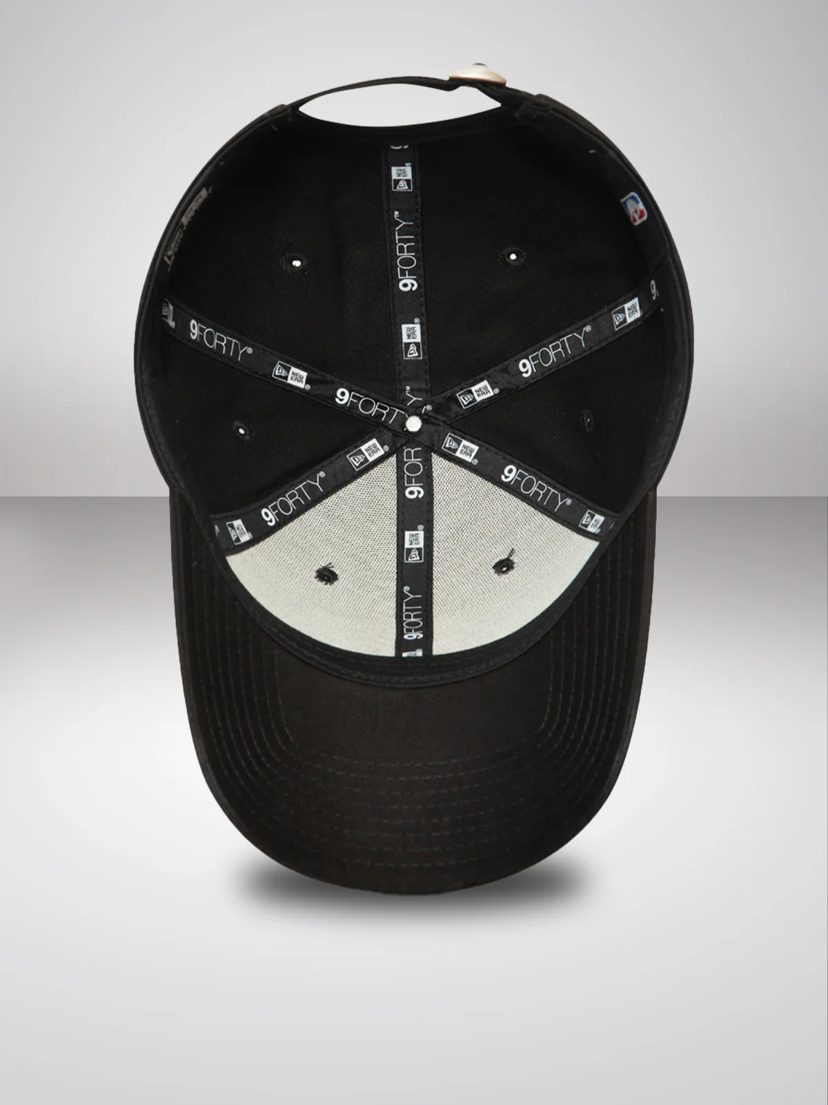 Chicago Bulls Essential Outline Black 9FORTY Cap - Image 3