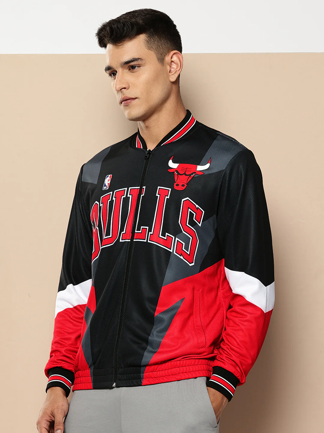 Chicago Bulls Lightweight Jacket - Image 3