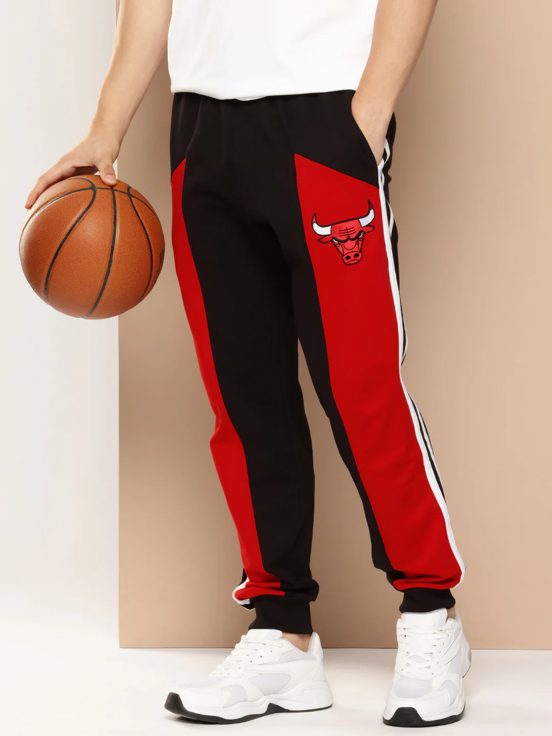 Chicago Bulls Striped Jogger - Image 4