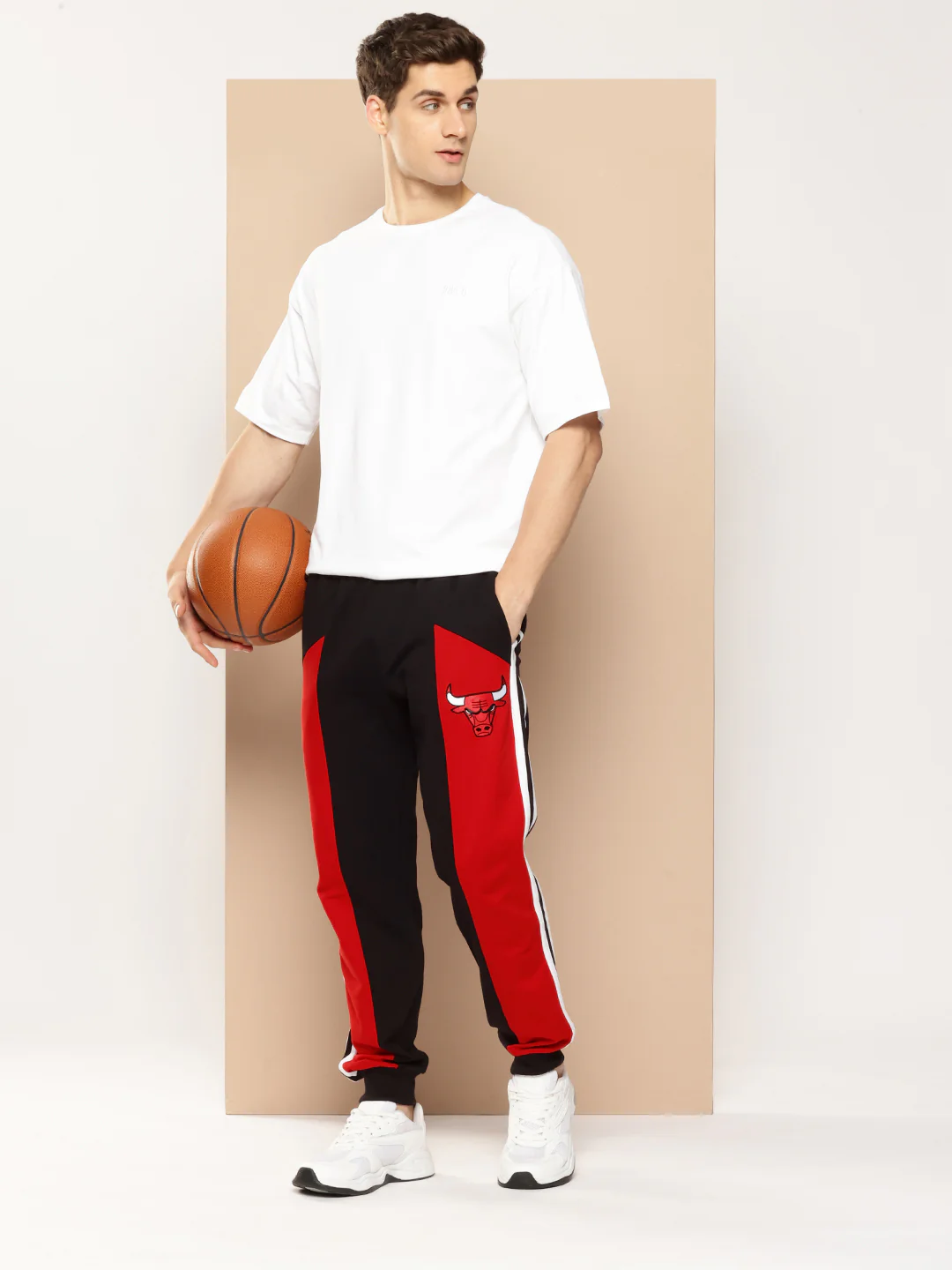 Chicago Bulls Striped Jogger - Image 6