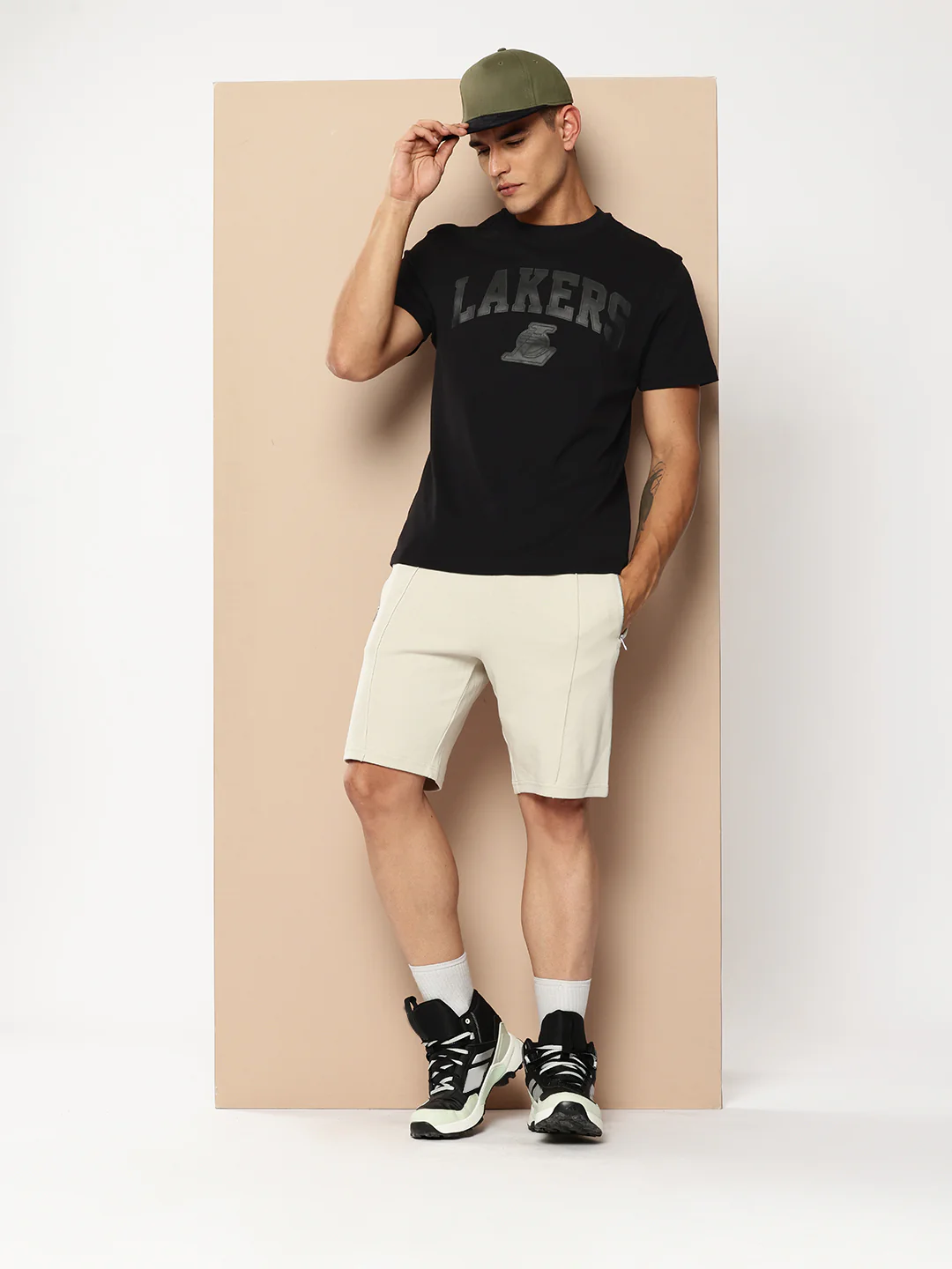 Los Angeles Lakers Monochrome Black T-Shirt - Image 5