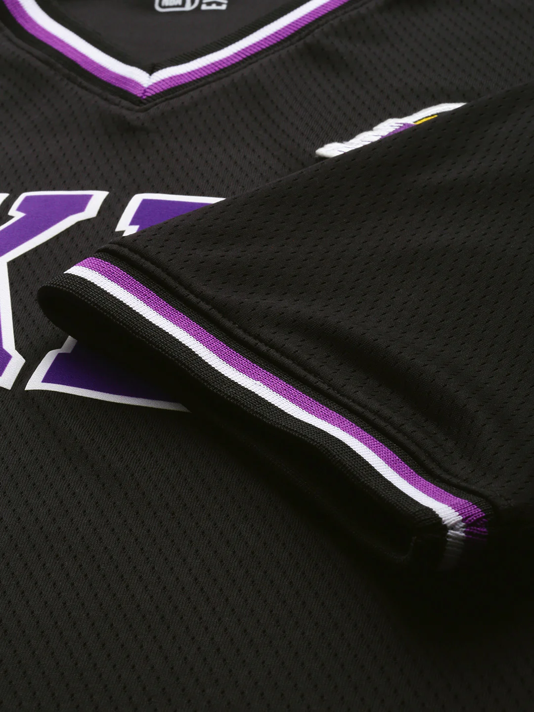 Los Angeles Lakers V-Neck Oversized T-Shirt - Image 3