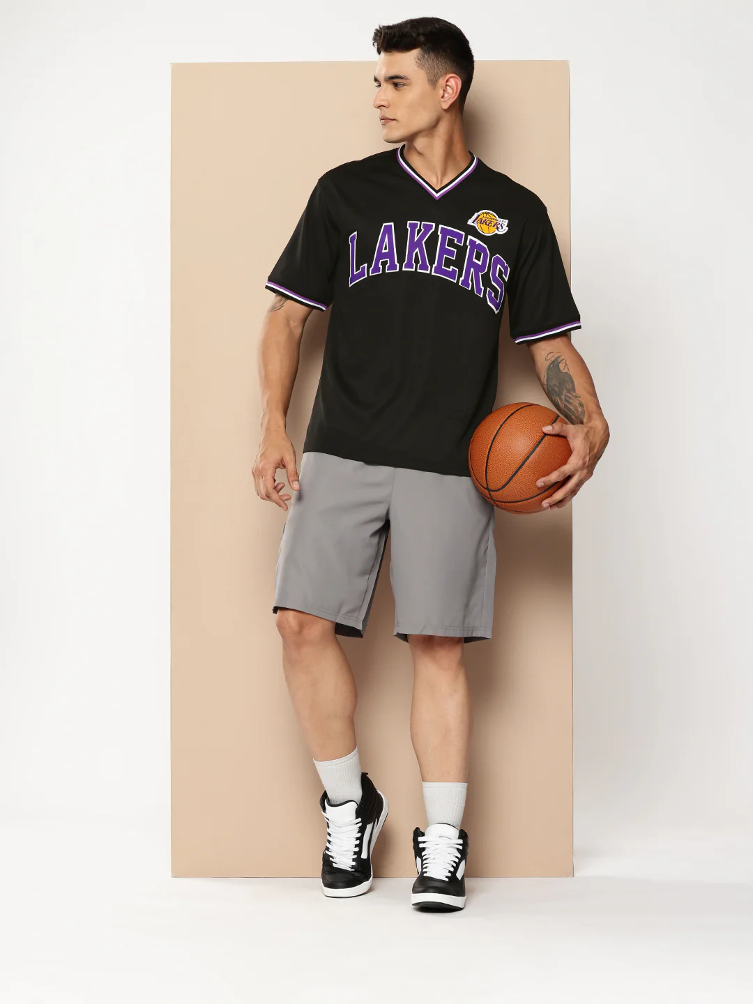 Los Angeles Lakers V-Neck Oversized T-Shirt - Image 6
